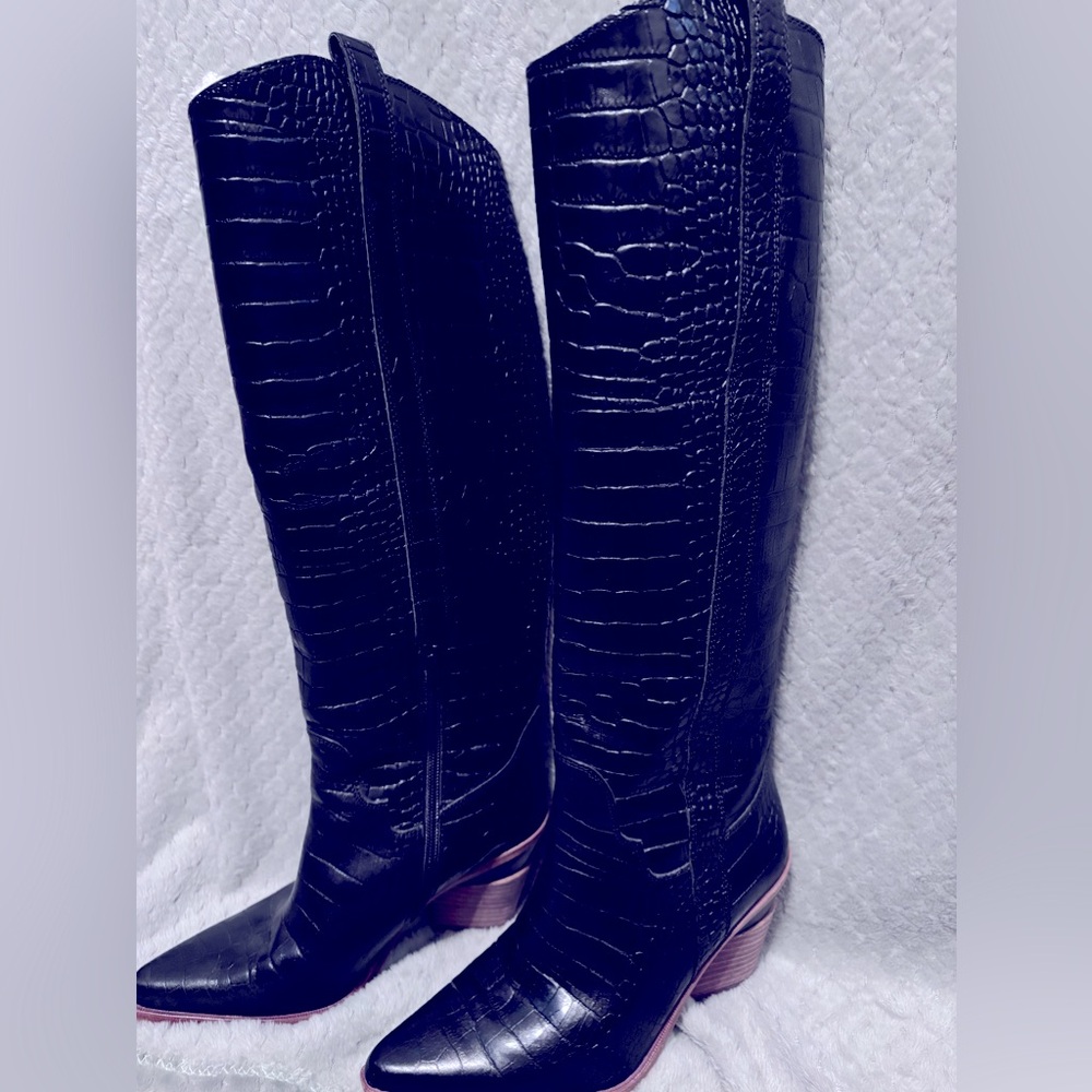 Gianni Bini Cowboy boots